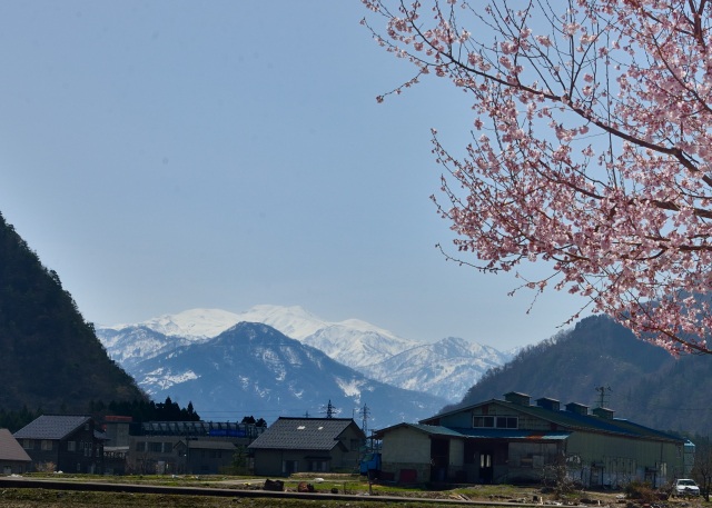 残雪白山