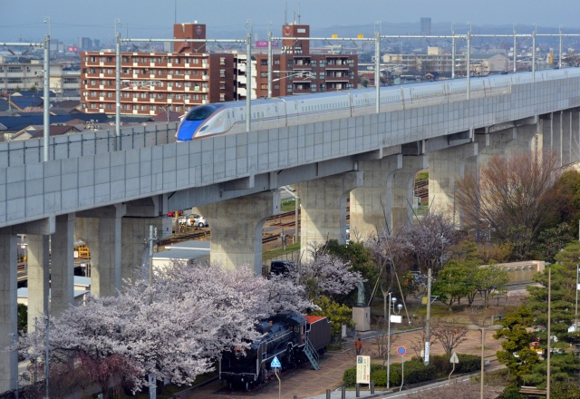 新幹線来る（）