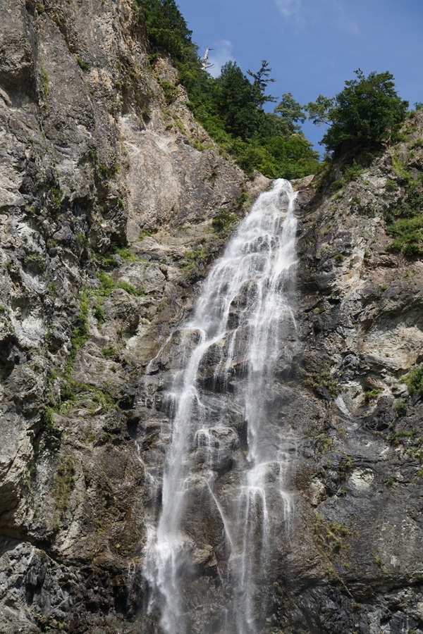 白山白川郷ホワイトロード（ふくべの大滝）