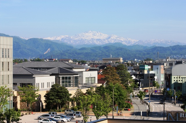 松任駅からの白山（）