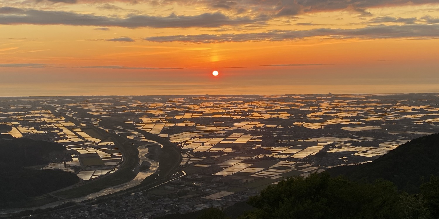 21年の獅子吼はちょっと違う 石川県の感染拡大緊急事態にともない 7月31日 8月31日は 全施設閉園となります 公式 白山市観光 旅行情報サイト うらら白山人 21年の獅子吼はちょっと違う 石川県の感染拡大緊急事態にともない 7月31日 8月31日は 全施設閉園となります 公式 白山市観光 旅行情報サイト うらら白山人