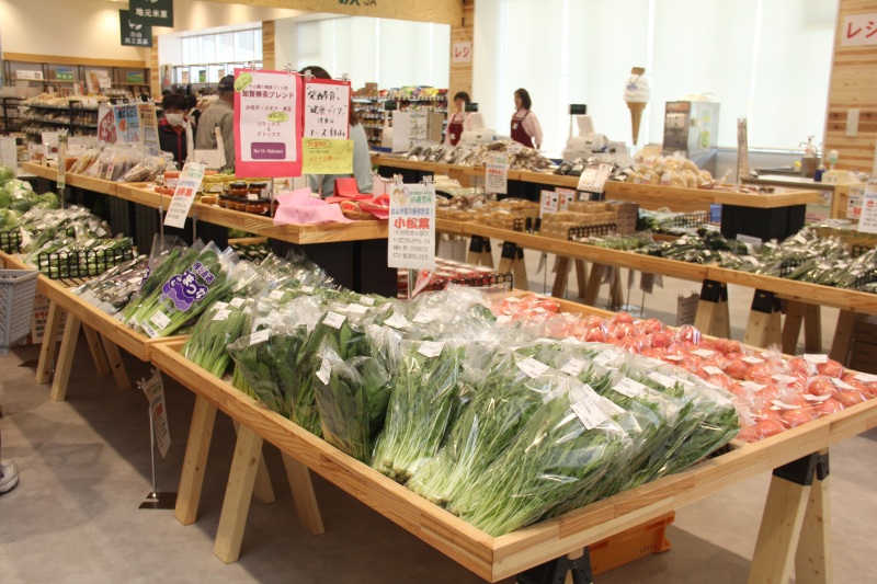 地場産の野菜売り場