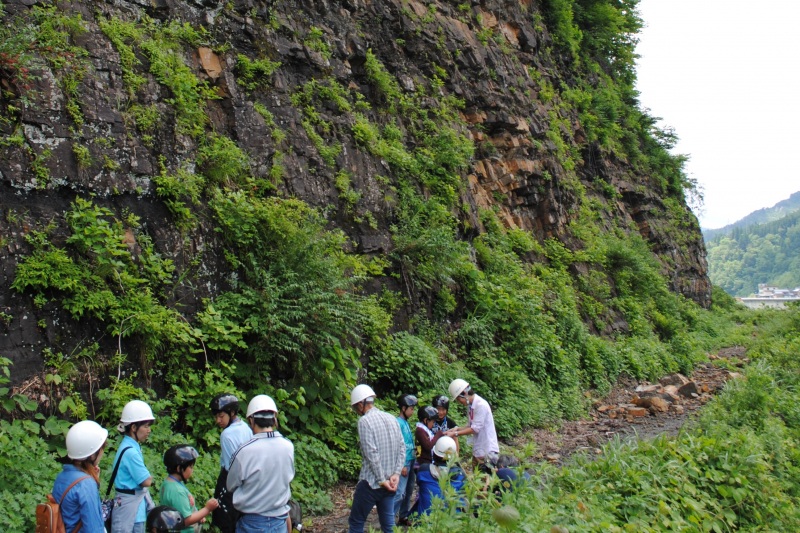 日本地質学発祥の地 桑島化石壁