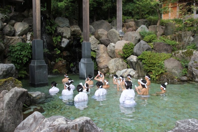 A special purification experience　特別な「みそぎ体験」