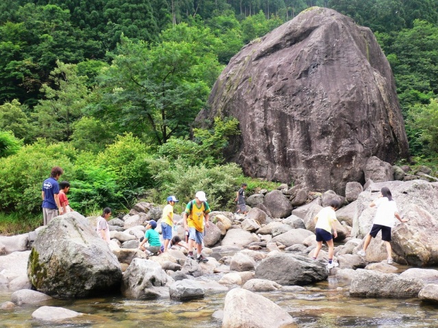 百万貫の岩